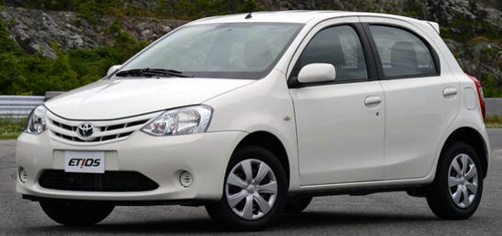 Toyota+Etios+sedã+sedan+hatch+2013+dianteria+frente