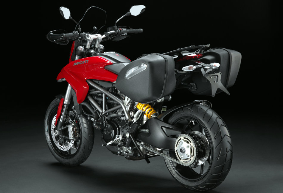 Ducati-Hyperstrada-2015-moto-traseira