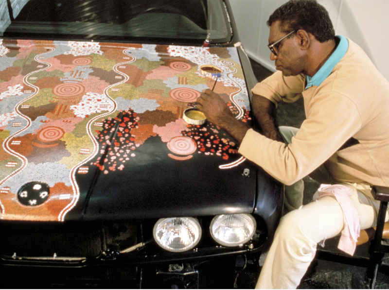 Enes Kucevic/BMW/Divulgação Foto de Michael Jagamara Nelson pintando o BMW M3