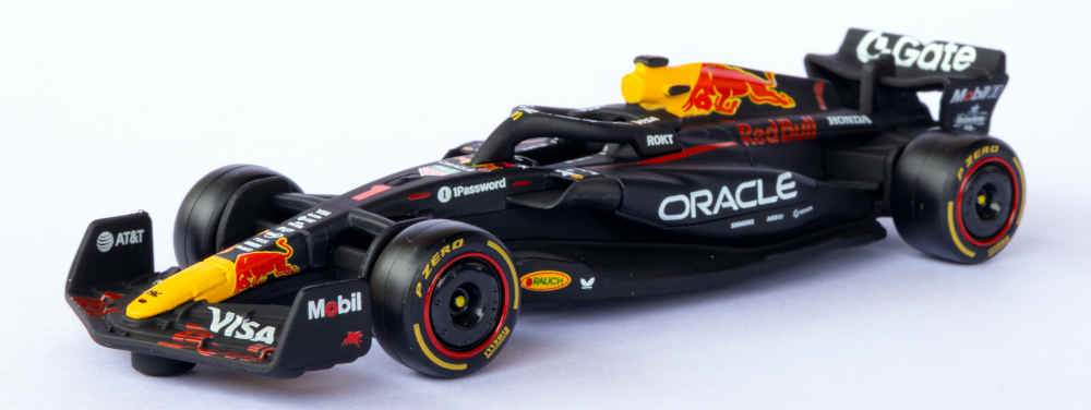 Fabio Piva/Arcos Dourados/Divulgação Foto da miniatura do carro da Red Bull Racing, do Max Verstappen, da Fórmula 1 vendida no McDonald's