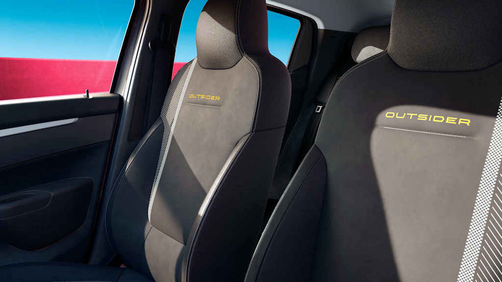 Renault/Divulgação Foto dos bancos dianteiros do Kwid Outsider 2027