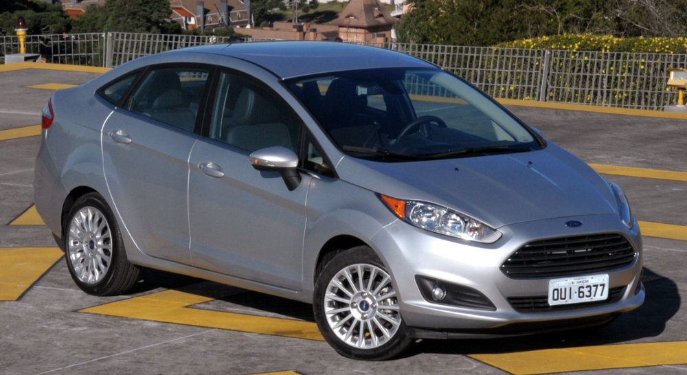 Ford-New-Fiesta-Sedan-2014-SE-Titanium-Brasil-dianteira