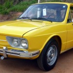 Volkswagen-Brasilia-amarela-1975-dianteira