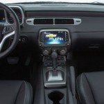 Chevrolet-Camaro-SS-2014-V8-Brasil-interior-painel