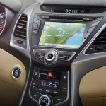 Hyundai-Elantra-2015-Brasil-painel-GPS