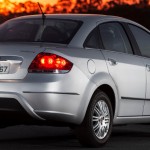 Fiat-Linea-2015-Brasil-Essence-visual-traseira