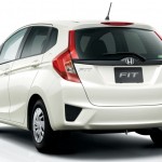 Honda-Fit-2015-CVT-traseira