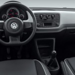 Volkswagen-up-take-move-2-portas-Brasil-2015-painel