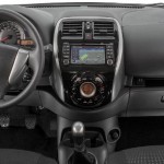 Nissan-New-March-SL-2015-Brasil-painel