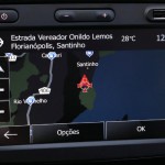 Renault-Sandero-Dynamique-2015-Brasil-interior-painel-tela-GPS