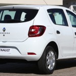 Renault-Sandero-Expression-2015-Brasil-traseira