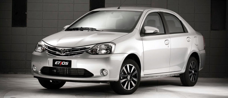Toyota-Etios-Seda-sedan-1.5-Platinum-2015
