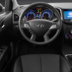 Hyundai-HB20-Spicy-interior-painel