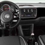 Volkswagen-Speed-up-2016-interior-painel