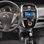 Nissan-March-SL-Rio-2016-painel-central-multimidia