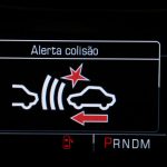 Chevrolet-Cruze-2017-LTZ-painel-alerta-colisao