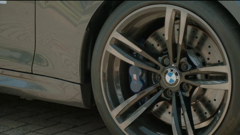 Detalhes do pneu do BMW M2 no BMW Ultimate Experience