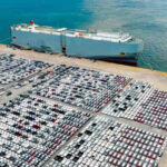 Fotos de carros chineses desembarcados no porto no Brasil