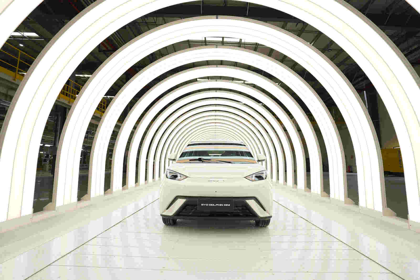 Foto de capa do BYD Dolphin Mini brasileiro