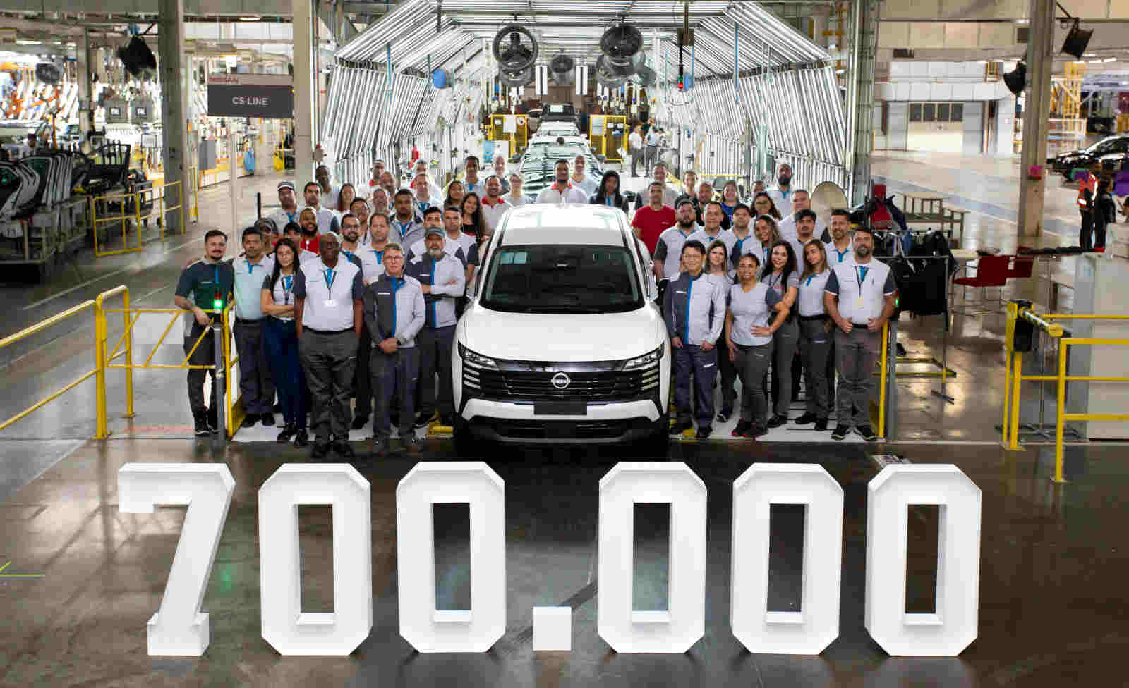 De de capa do novo Nissan Kicks Sense, o carro 700.000 produzido na fábrica de Resende (RJ)
