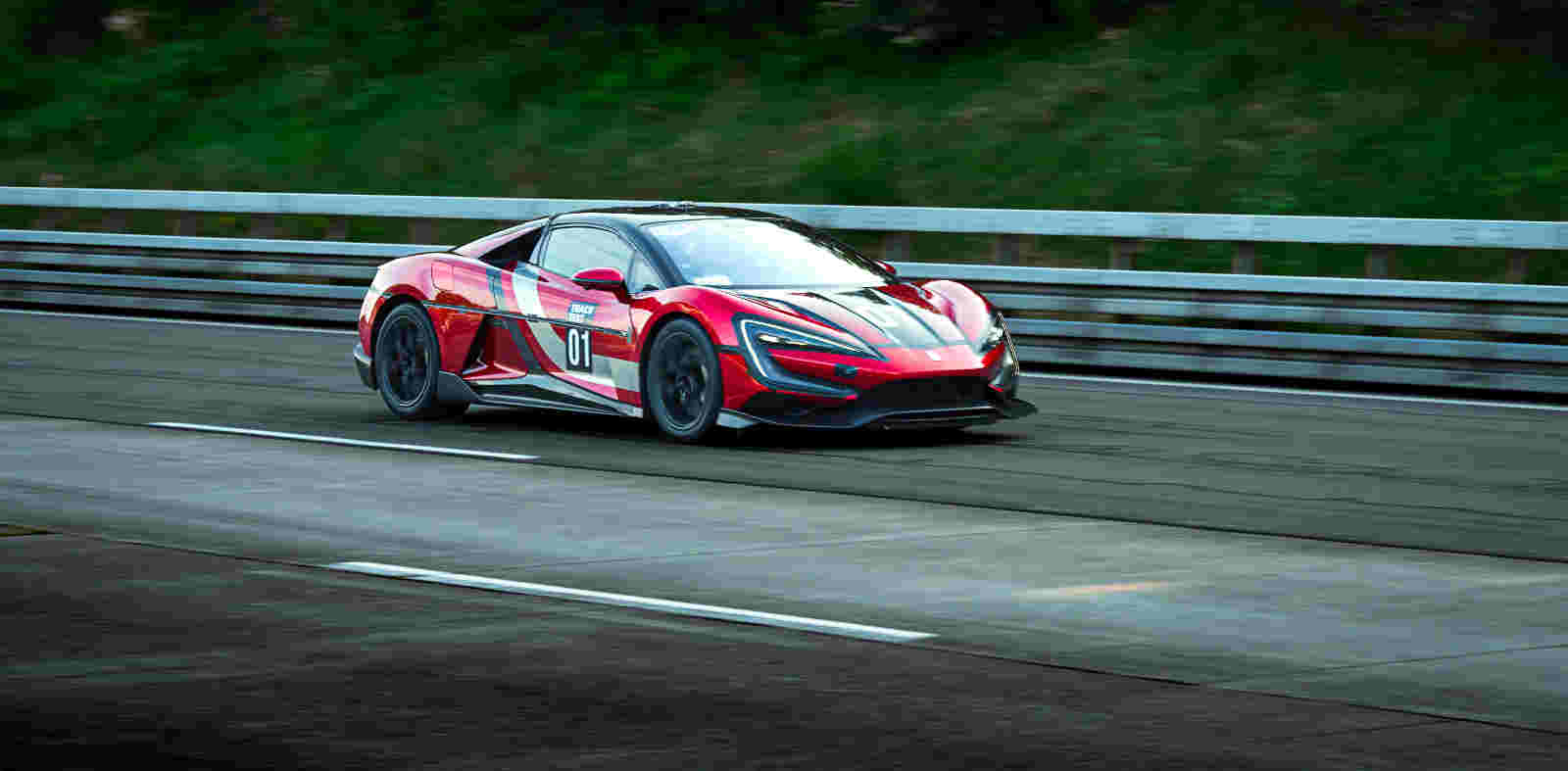 Foto de capa do Yangwang U9 Track Edition, que bateu o recorde velocidade para um carro elétrico