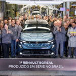 Foto do primeiro Renault Boreal fabricado no Brasil