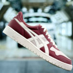 Foto do tênis Asics Japan S Airbag na fábrica da Toyota
