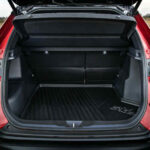 Foto do porta-malas do Toyota Yaris Cross XRX híbrido