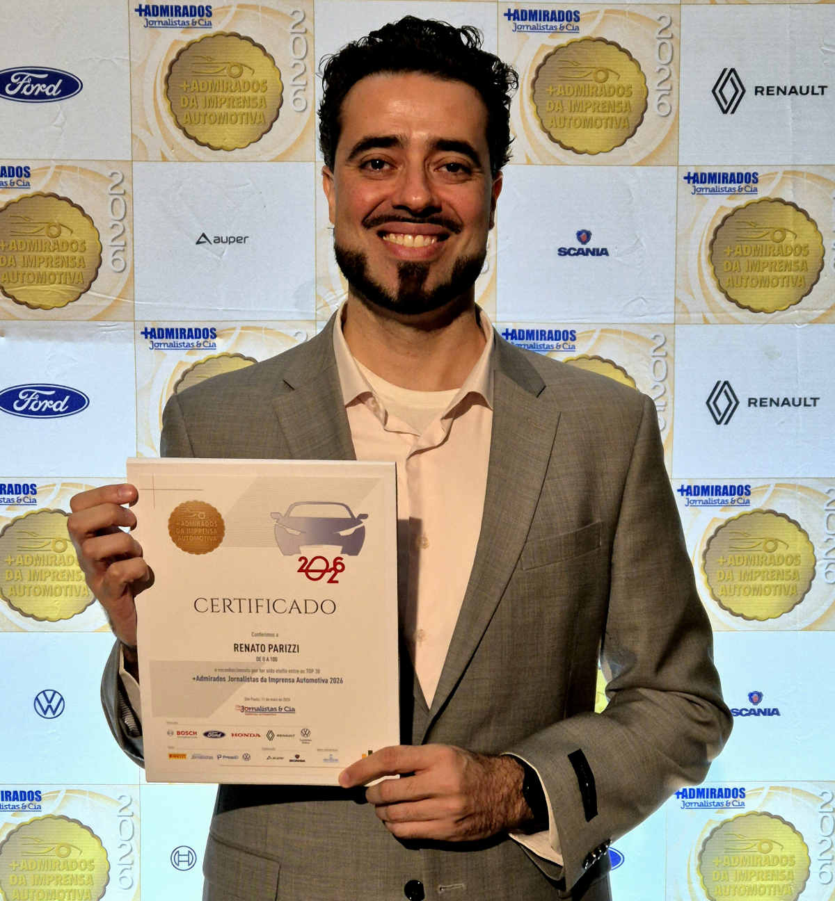 Foto de Renato Parizzi, um dos mais admirados jornalistas do setor automotivo do Brasil em 2026